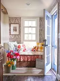 15+ Small Entryway Decor Ideas to Maximize Space and Style in 2026